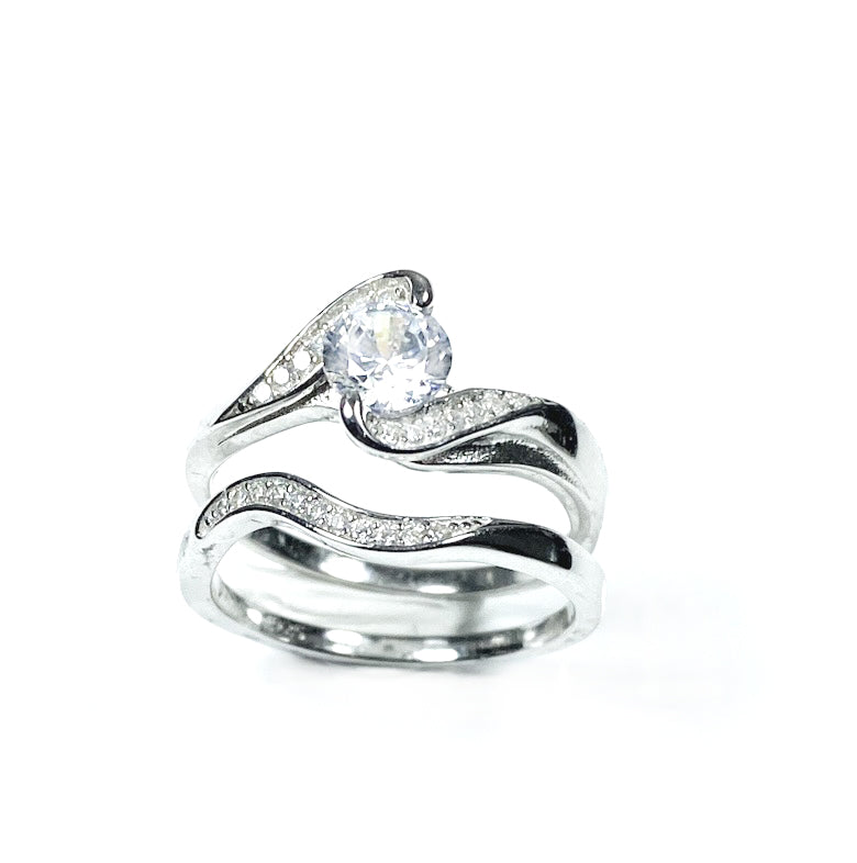 A White Cubic Zirconia Ring Set