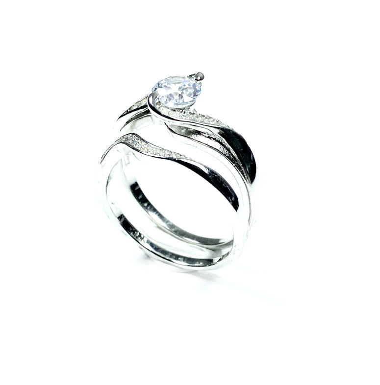 A White Cubic Zirconia Ring Set