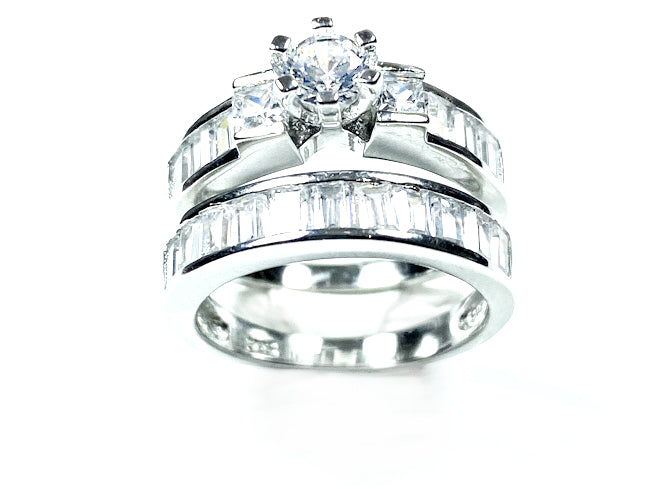 A White Cubic Zirconia Ring