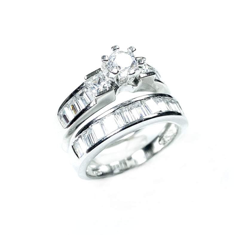 A White Cubic Zirconia Ring