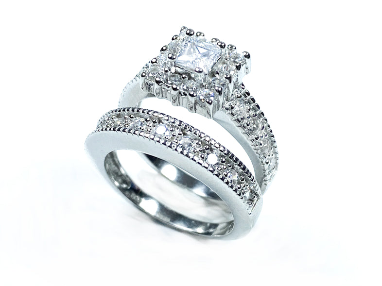 A White Cubic Zirconia Ring