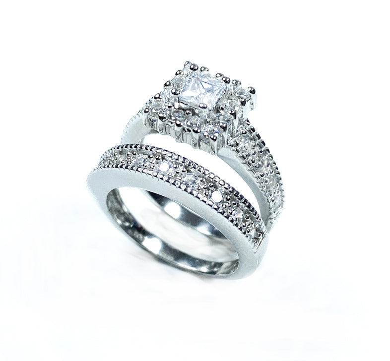 A White Cubic Zirconia Ring