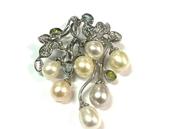 Pearl Pendant with Aquamarine and Peridot stones