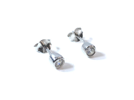 White Cz Silver 4mm Round Rubover Set Earring Boxed.