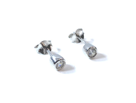 White Cz Silver 4mm Round Rubover Set Earring Boxed.