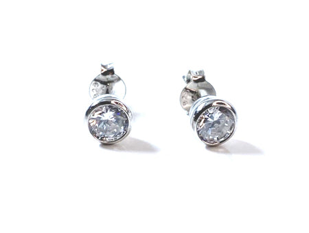 White Cz Silver 6mm Round Rubover Set Earring Boxed.