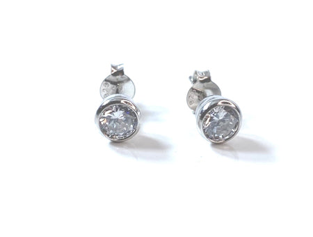 White Cz Silver 6mm Round Rubover Set Earring Boxed.