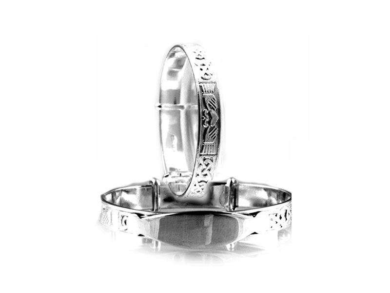 Kids Silver Claddagh Expandable Bangle with Disc.