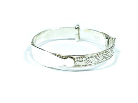 Kids Silver Claddagh Expandable Bangle with Disc.