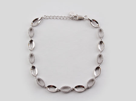 A White Cubic Zirconia Bracelet
