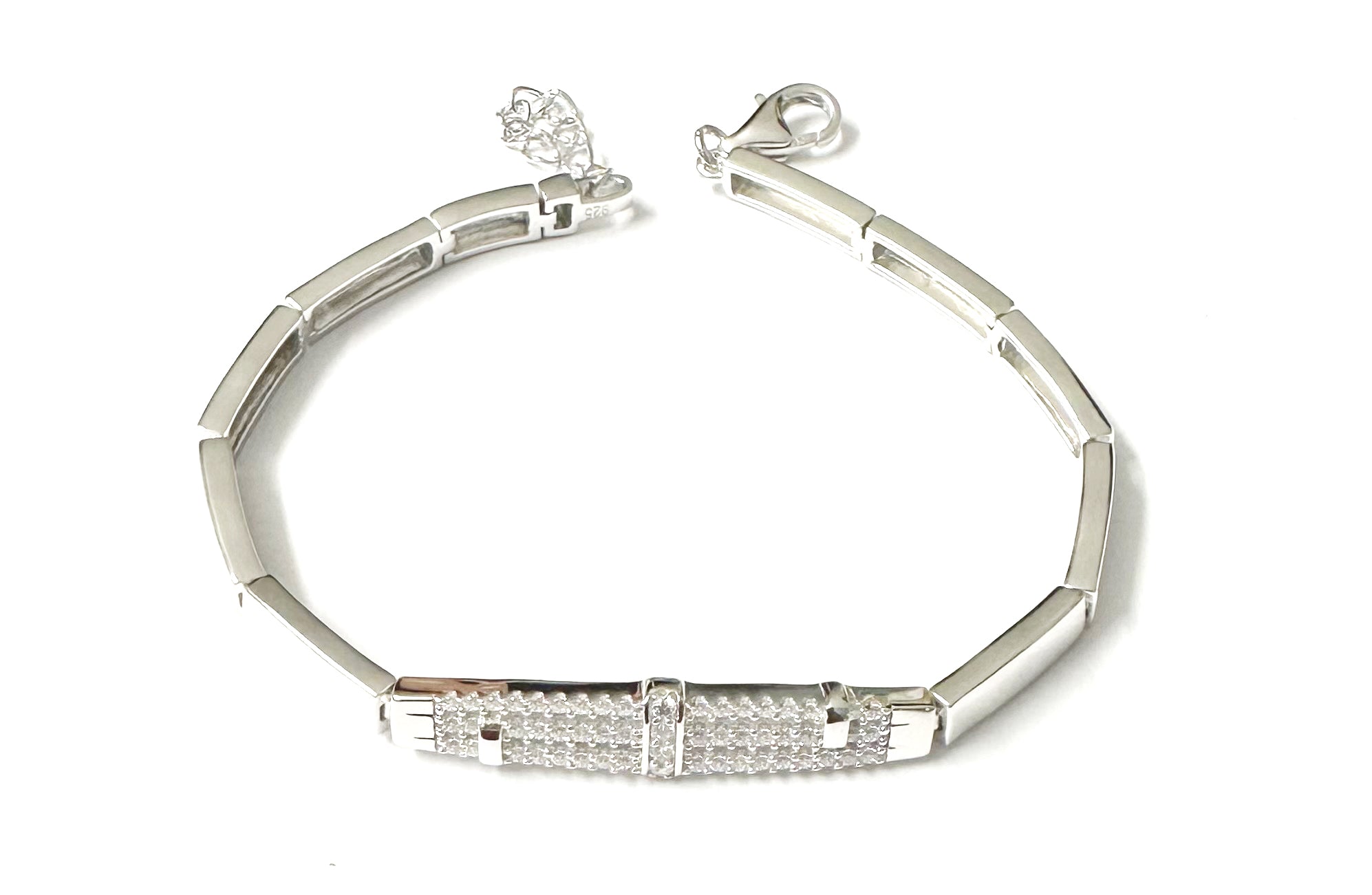 A White Cubic Zirconia Bracelet