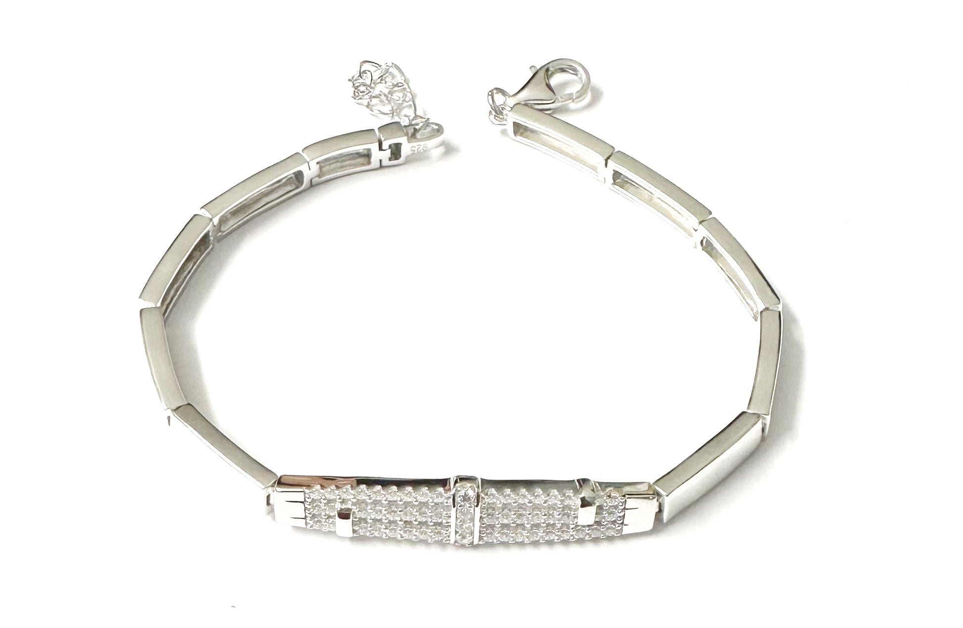 A White Cubic Zirconia Bracelet