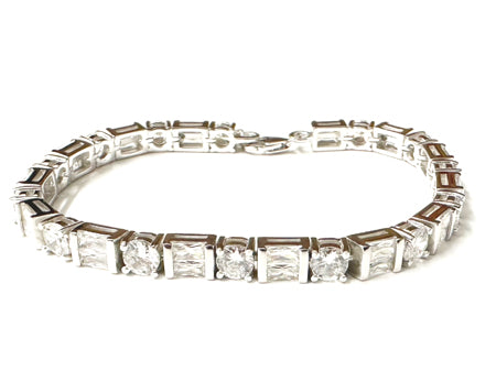 A White Cubic Zirconia Bracelet