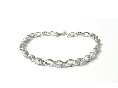 A White Cubic Zirconia Bracelet