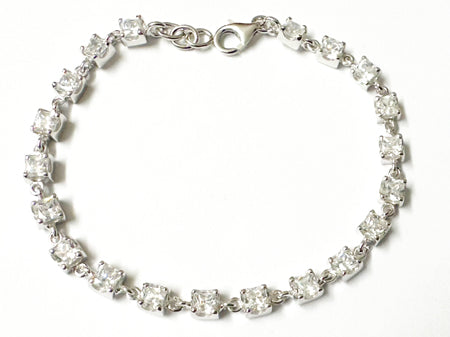 A White Cubic Zirconia Bracelet