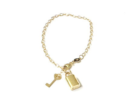 9 CT Yellow Gold Padlock And Key Bracelet