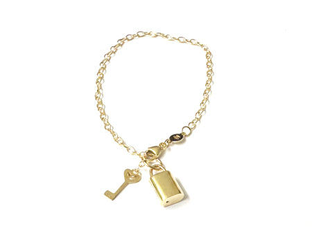 9 CT Yellow Gold Padlock And Key Bracelet