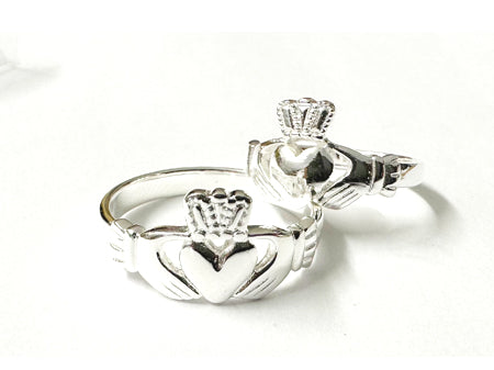 Claddagh Wedding Ring Set