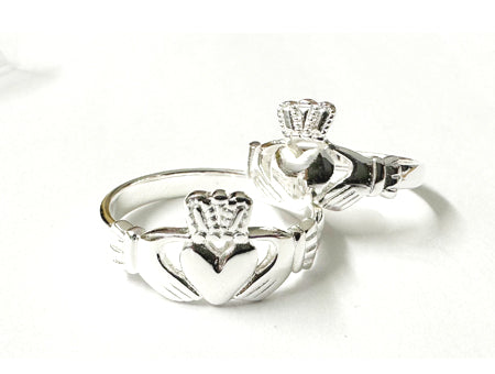 Claddagh Wedding Ring Set