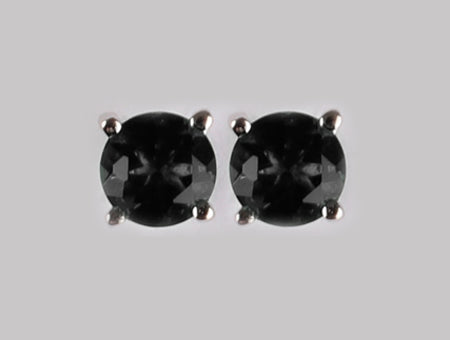 A Black Cubic Zirconia Earring 6mm