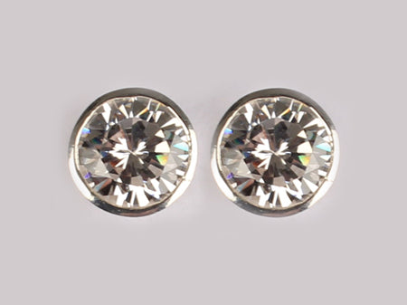 A White Cubic Zirconia Earring