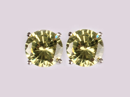 A Peridot Cubic Zirconia Earring.6MM