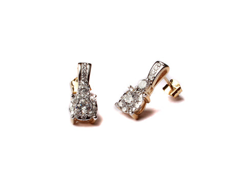 9 CT Yellow Gold Earring.