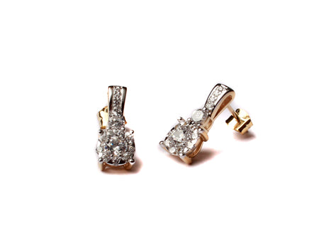 9 CT Yellow Gold Pendant And Earring Set.