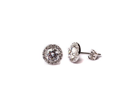 9 CT White Gold Earring.