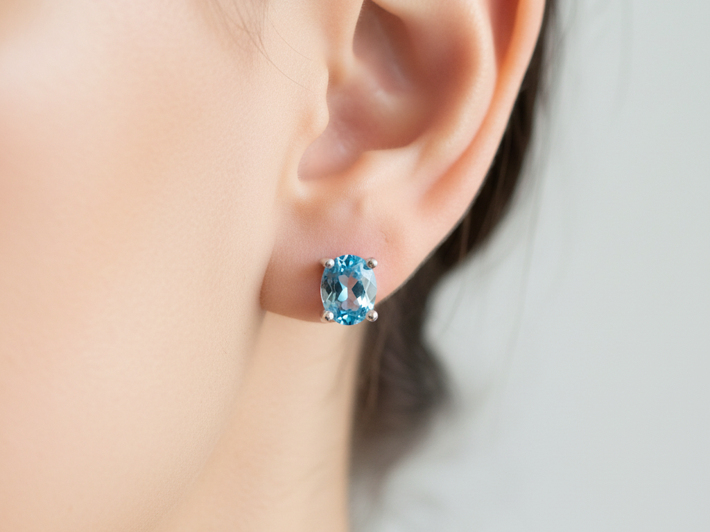Kids Blue Topaz Decemeber Birthstone Cubic Zirconia Silver 4 mm Claw Set Earring.
