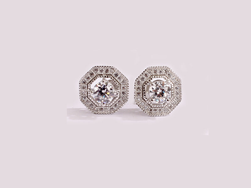 A White Cubic Zirconia Earring