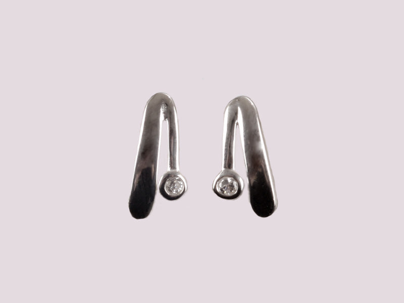 A White Cubic Zirconia Earring