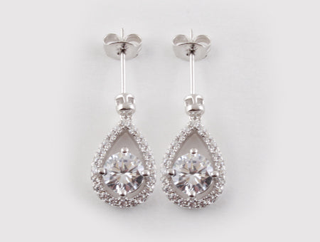 A White Cubic Zirconia Earring