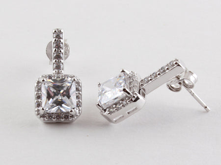 A White Cubic Zirconia Earring