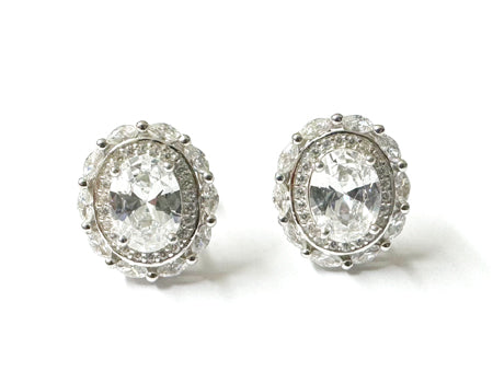 White Cubic Zirconia Earring.