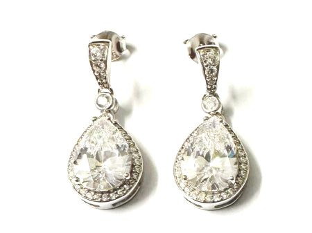A Silver White Cubic Zirconia Drop Earring
