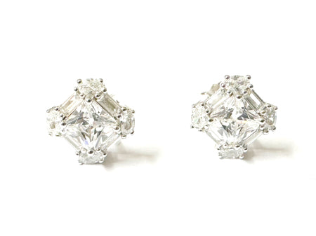 White Cubic Zirconia Earring.