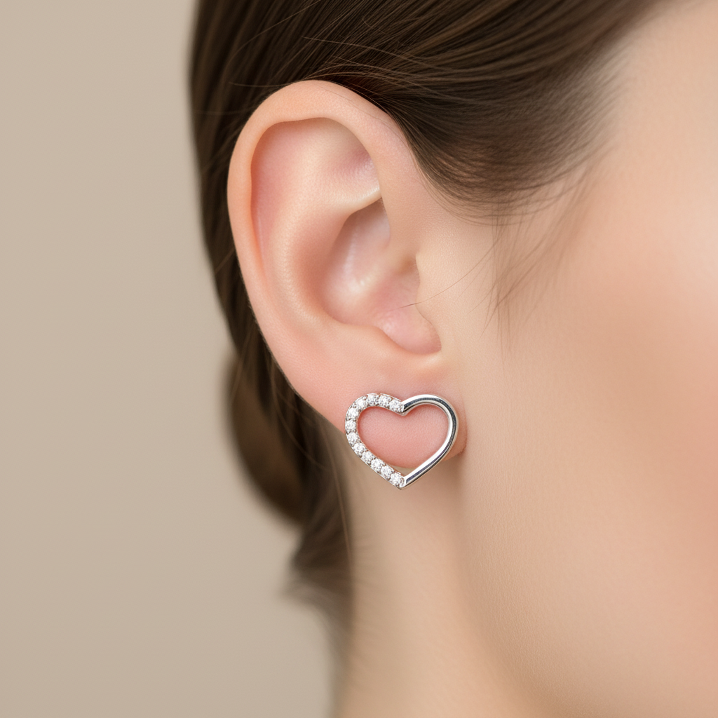 White Cubic Zirconia Silver Heart Earring.