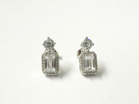 A White Cubic Zirconia Earring