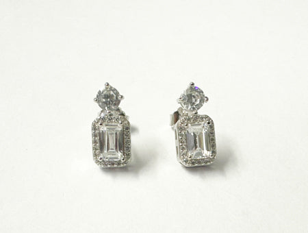 A White Cubic Zirconia Earring