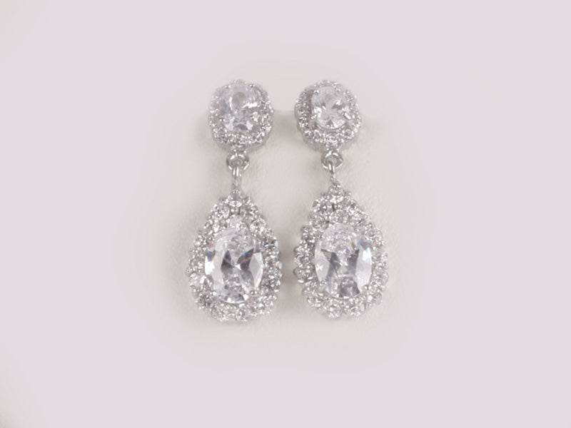 A White Cubic Zirconia Silver Earring