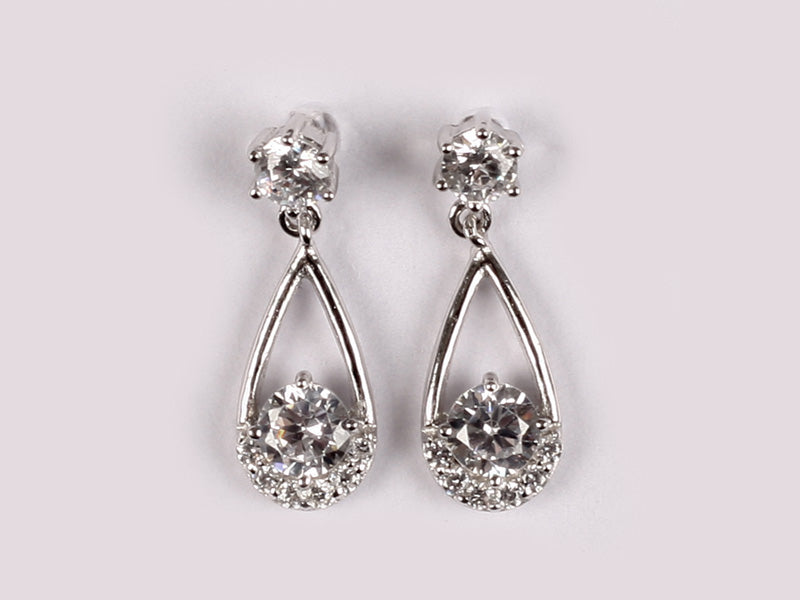 A White Cubic Zirconia Earring