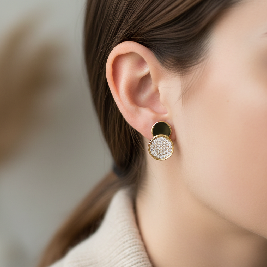 White Cubic Zirconia Gold plated Silver Earring.