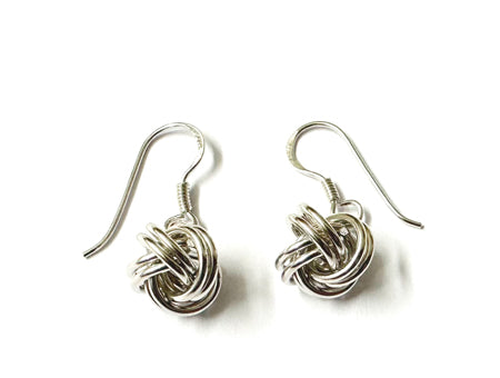 A Silver 10mm Drop Earring