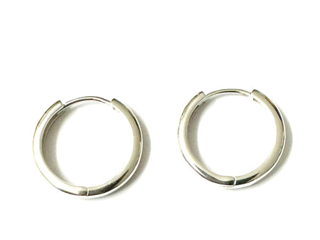 A Silver 18mm Hoop Earring