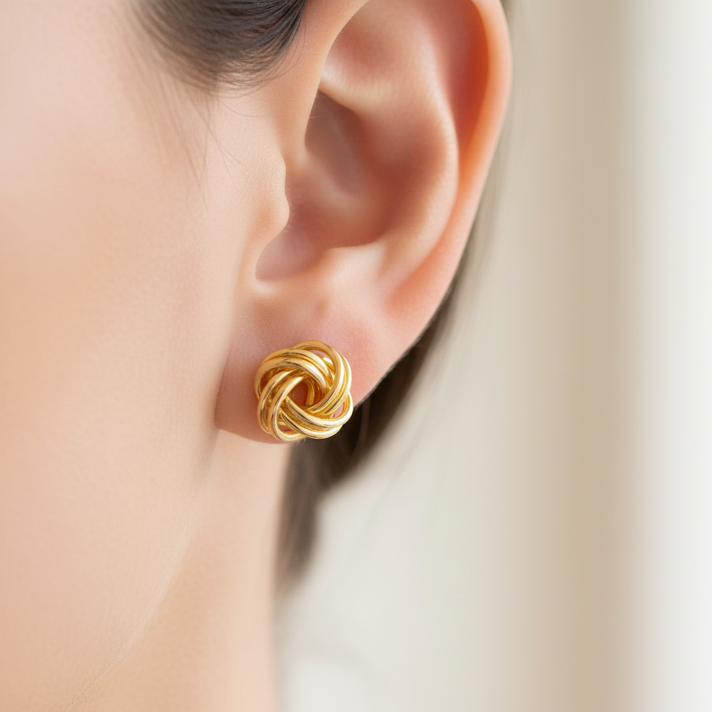 A Yellow Plated Silver 8mm Stud Earring