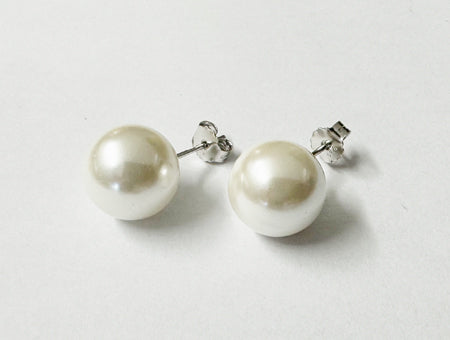 Pearl Earring