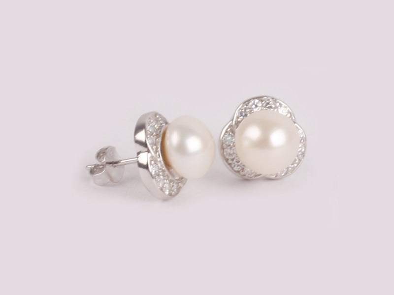 Pearl Earring