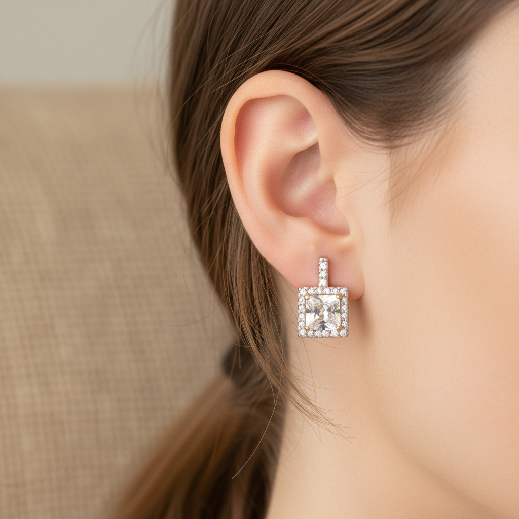 9 CT Yellow Gold Earring.