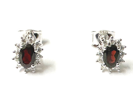 9 CT White Gold Garnet Cz Earring.6X4